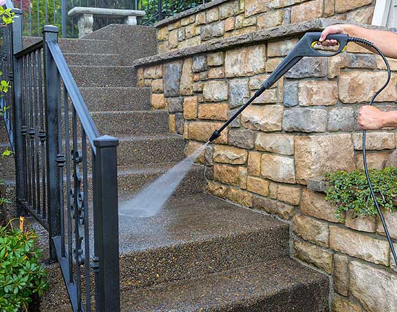 Beaverton pressure washing service - Sidewalks, driveway & decks